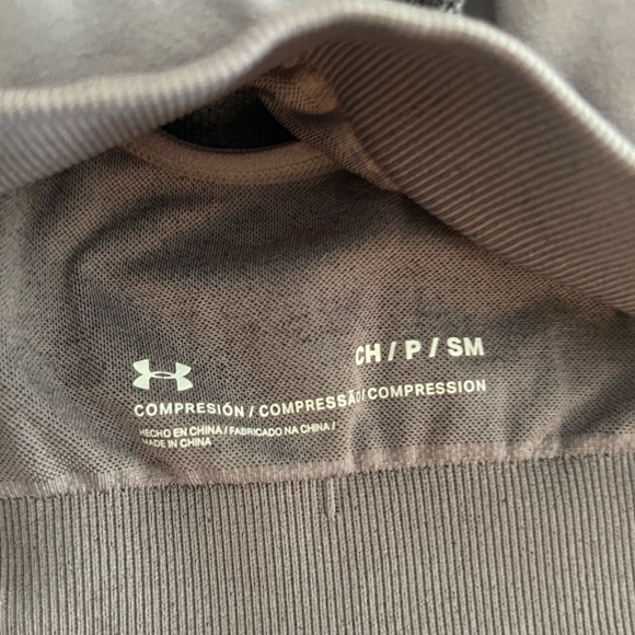 Woman’s Under Amour Sports Bra Size Small - Picture 4 of 4